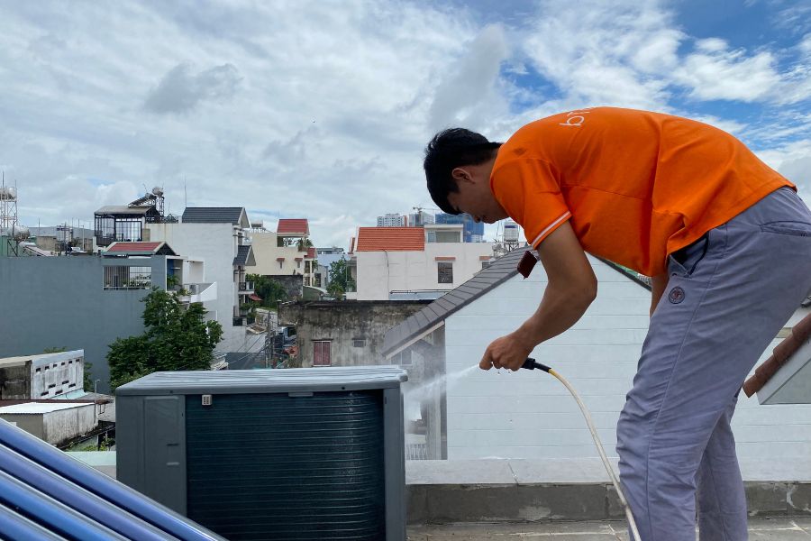 Cần đánh giá độ chuyên môn và uy tín của các thương hiệu vệ sinh máy lạnh.