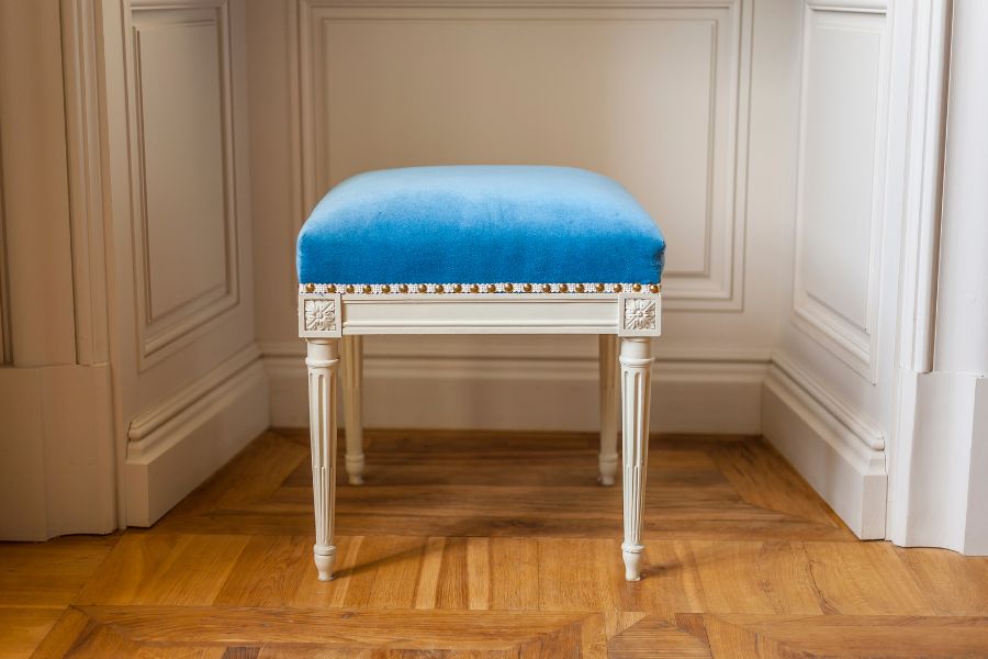 Ghế đôn sofa cho không gian nhà bạn thêm thanh lịch.