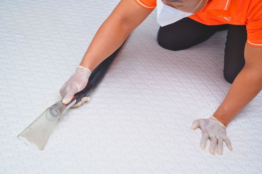 Tasker giặt nệm Kubet đều có kinh nghiệm và thái độ ân cần, chu đáo.